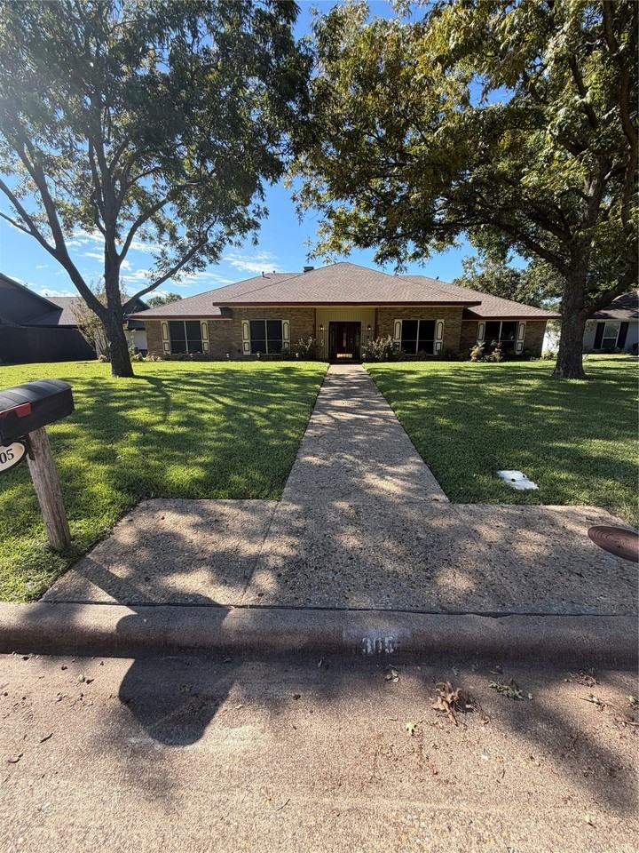 305 Westway Cir - Photo 2 of 14
