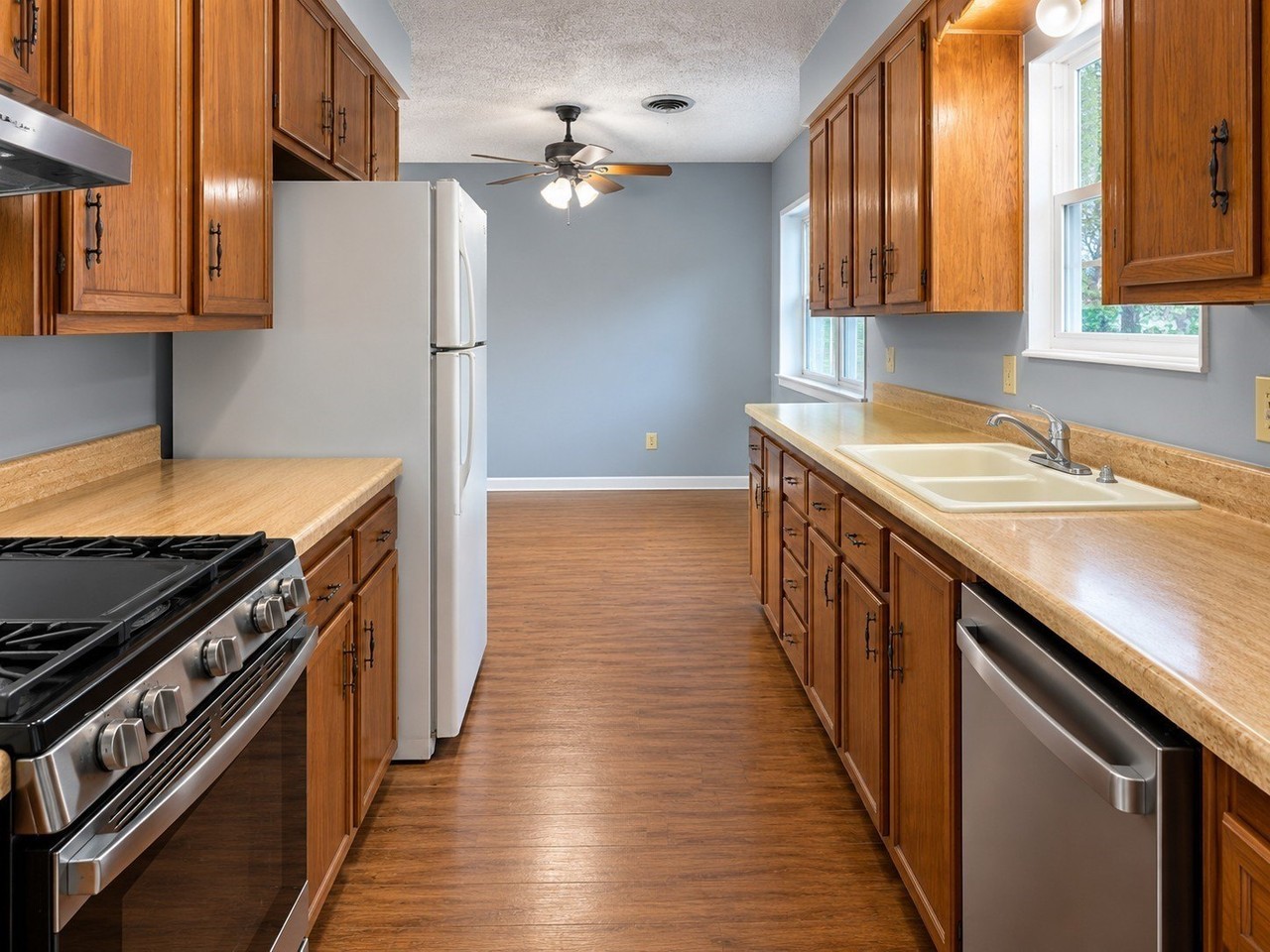 156 George Scott St - Photo 5 of 13