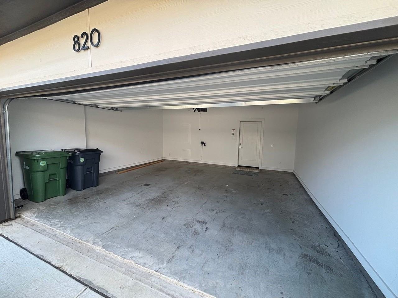 820 Cavitt Ct - Photo 4 of 31
