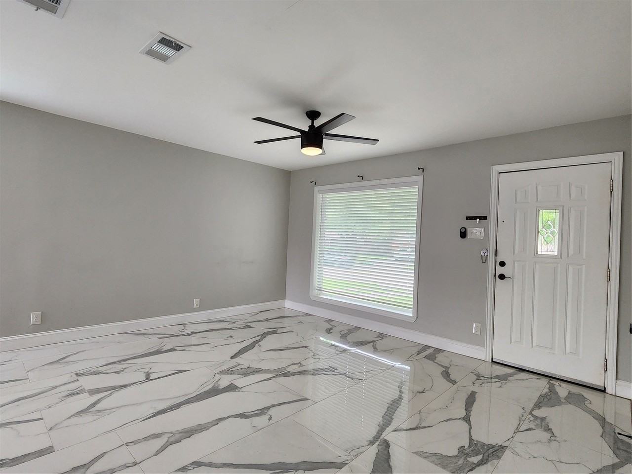 1212 Ridgeview St - Photo 6 of 23