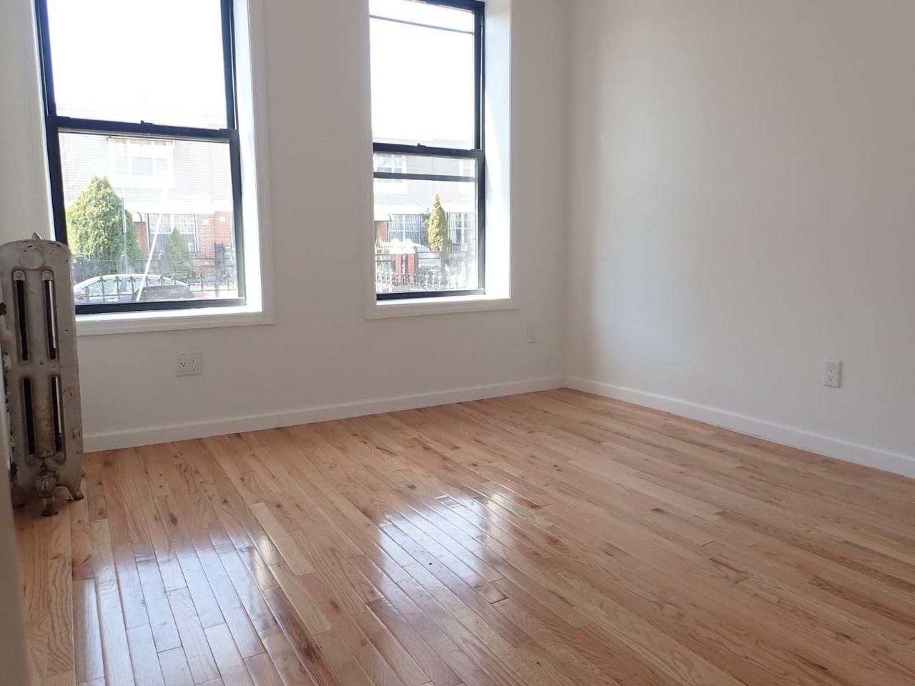 529 Hinsdale St #1F - Photo 2 of 8