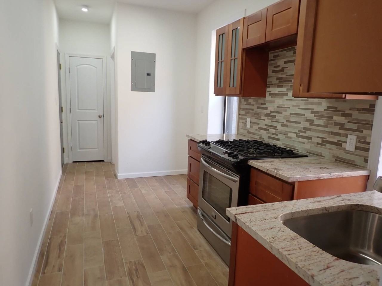 529 Hinsdale St #1F - Photo 7 of 8