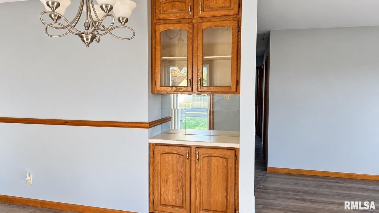 2324 Grinnell Dr - Photo 5 of 19