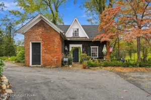 featured image of 186 Washington St #REAR