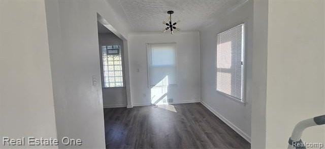 9024 Evergreen Ave - Photo 5 of 31