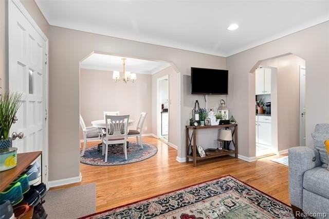 3303 Ellwood Ave - Photo 2 of 21