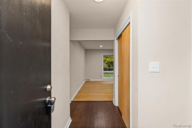 1058 Arden Ln - Photo 2 of 36