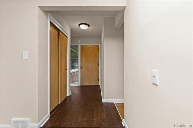 1058 Arden Ln - Photo 3 of 36