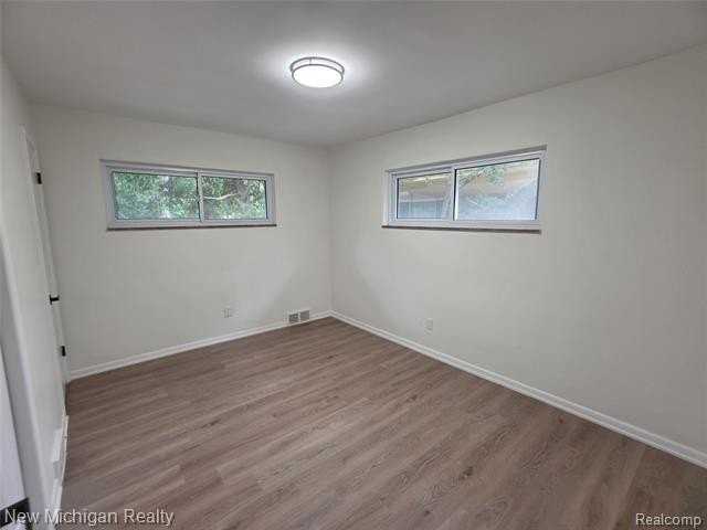 24010 Rensselaer St - Photo 4 of 26