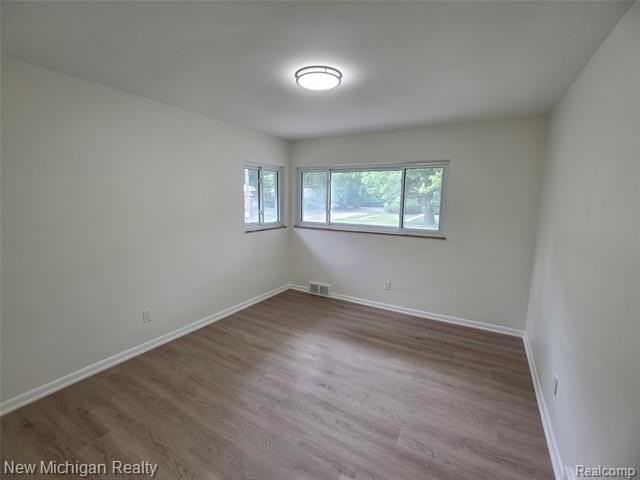 24010 Rensselaer St - Photo 5 of 26