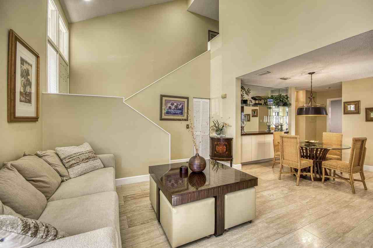 368 Prestwick Cir #4 - Photo 5 of 50