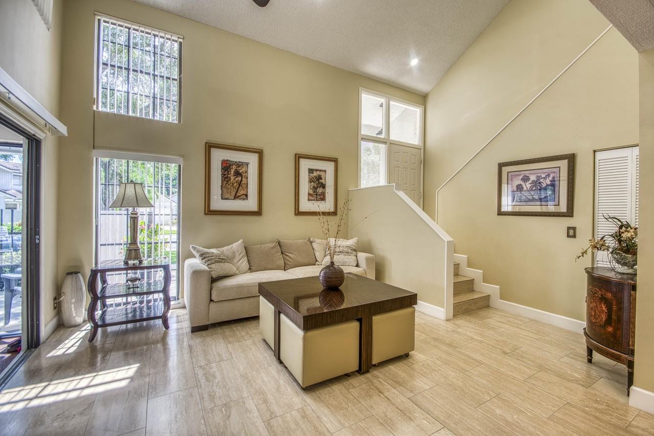 368 Prestwick Cir #4 - Photo 6 of 50