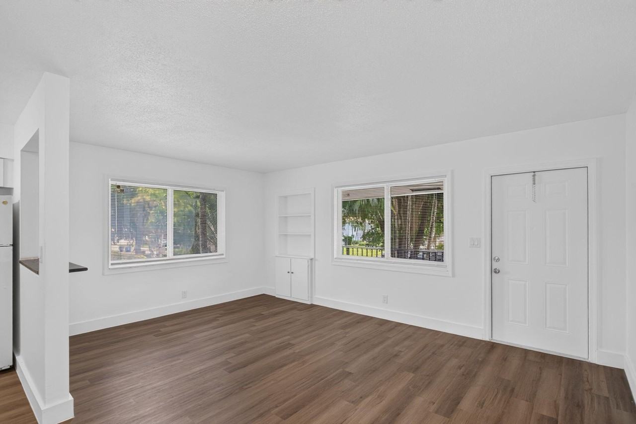 1181 Ne 23rd Ter #11 - Photo 5 of 11