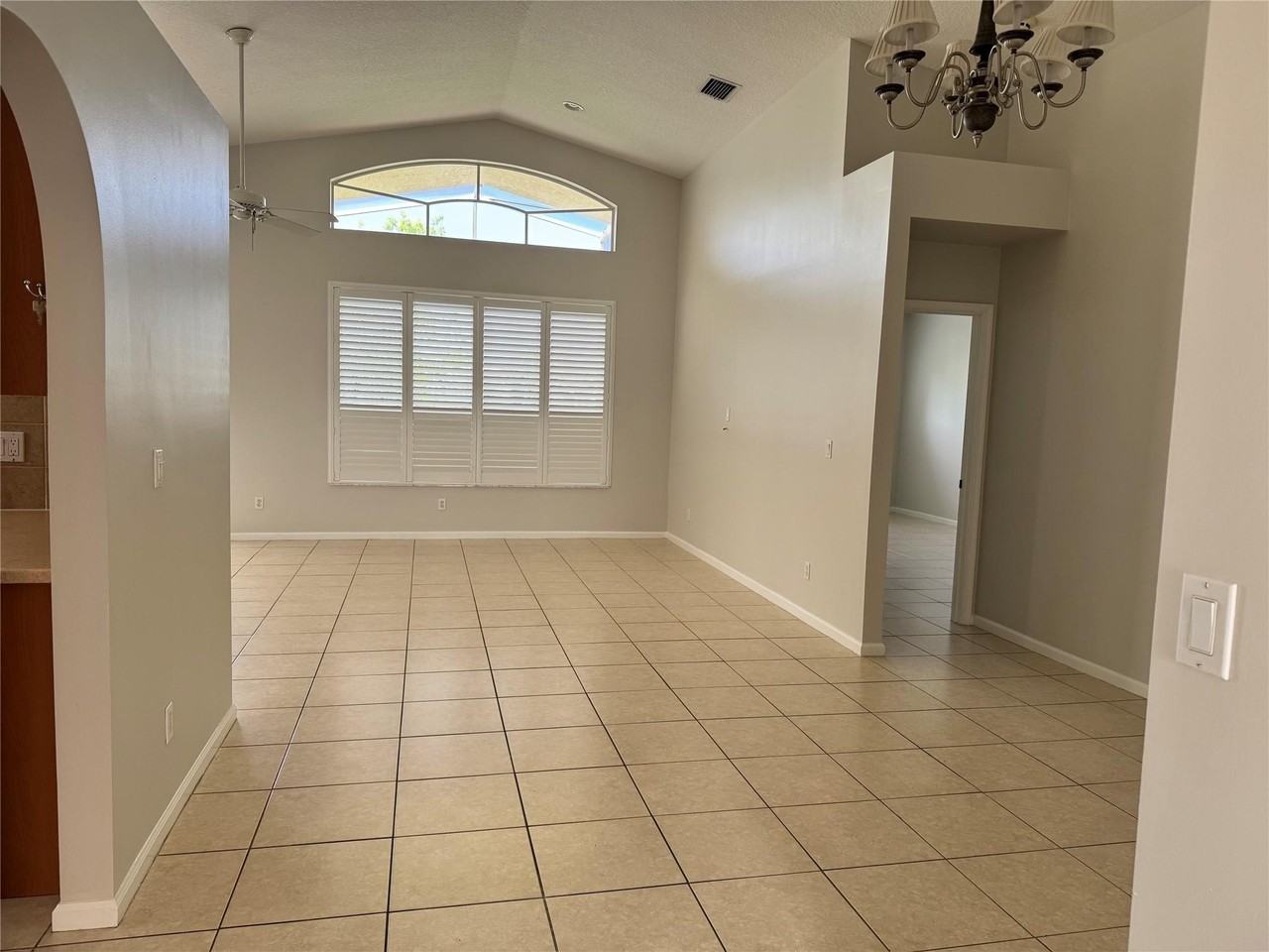1057 Se Westminster Pl - Photo 4 of 19