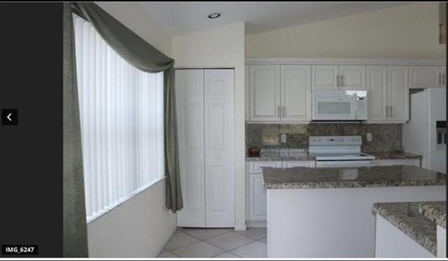 8837 Thames River Dr - Photo 3 of 4