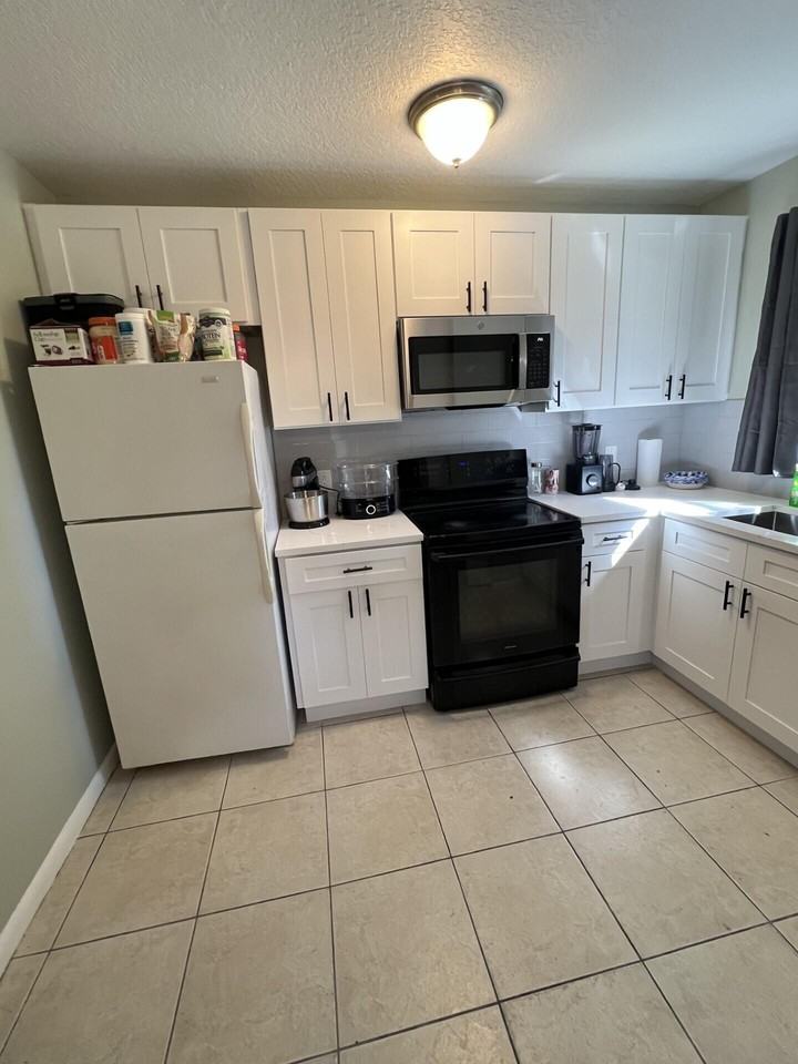 3463 Saranac Ave - Photo 2 of 10