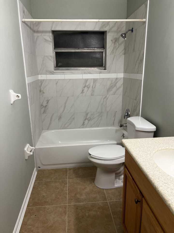 3463 Saranac Ave - Photo 5 of 10