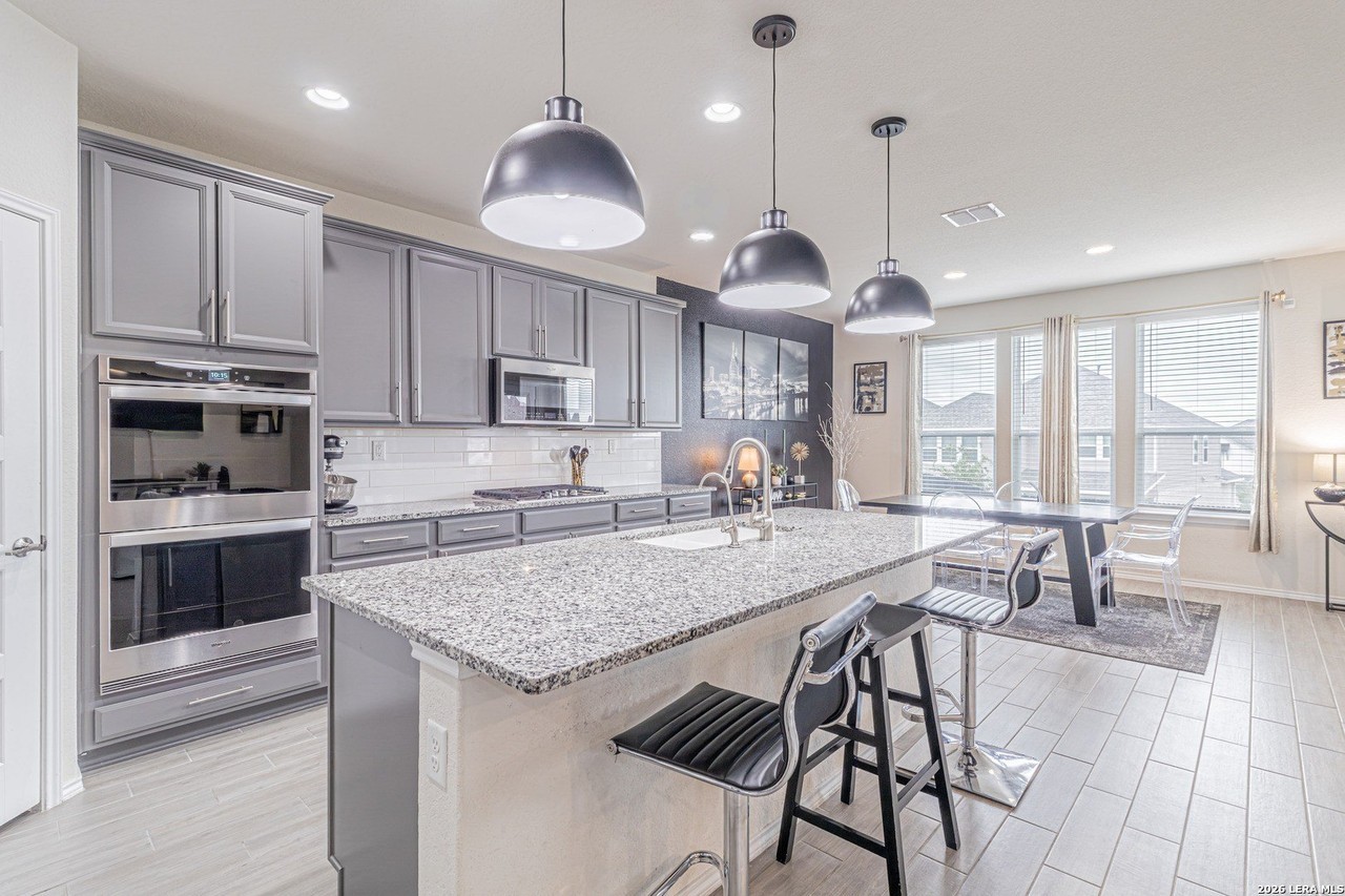 2102 Dalhart - Photo 2 of 49