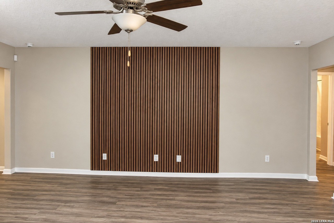 10930 Chatham Ct - Photo 6 of 20