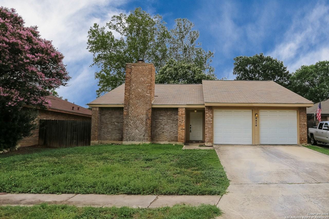 9515 Woodland Hls - Photo 2 of 22