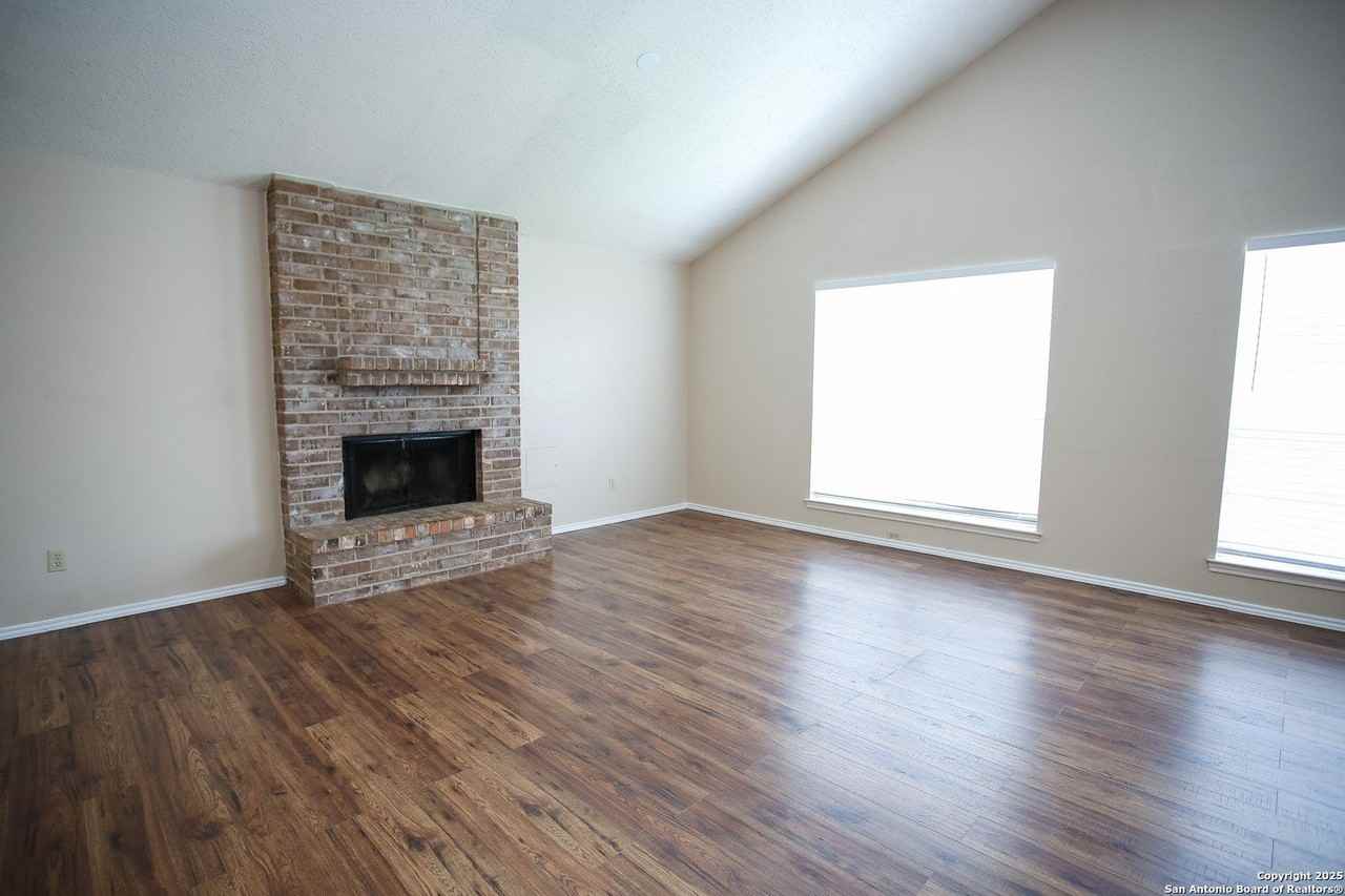 9515 Woodland Hls - Photo 5 of 22