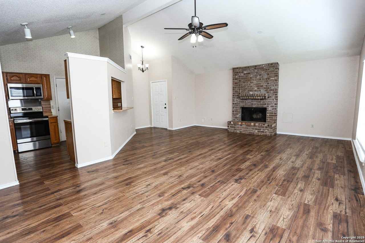 9515 Woodland Hls - Photo 7 of 22