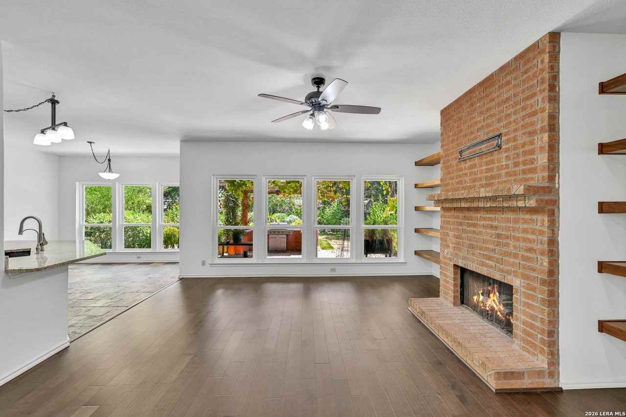 15010 Oak Briar - Photo 5 of 24