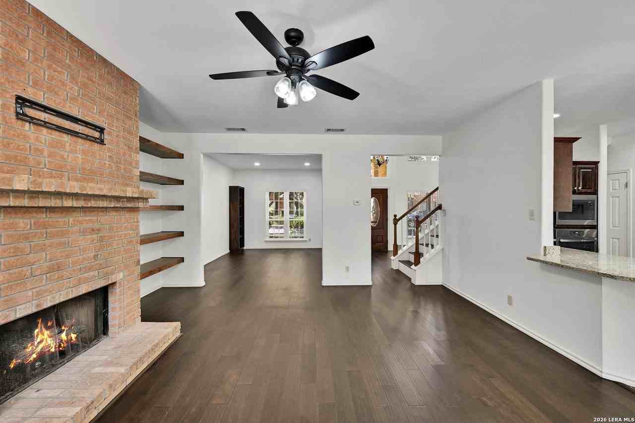 15010 Oak Briar - Photo 7 of 24
