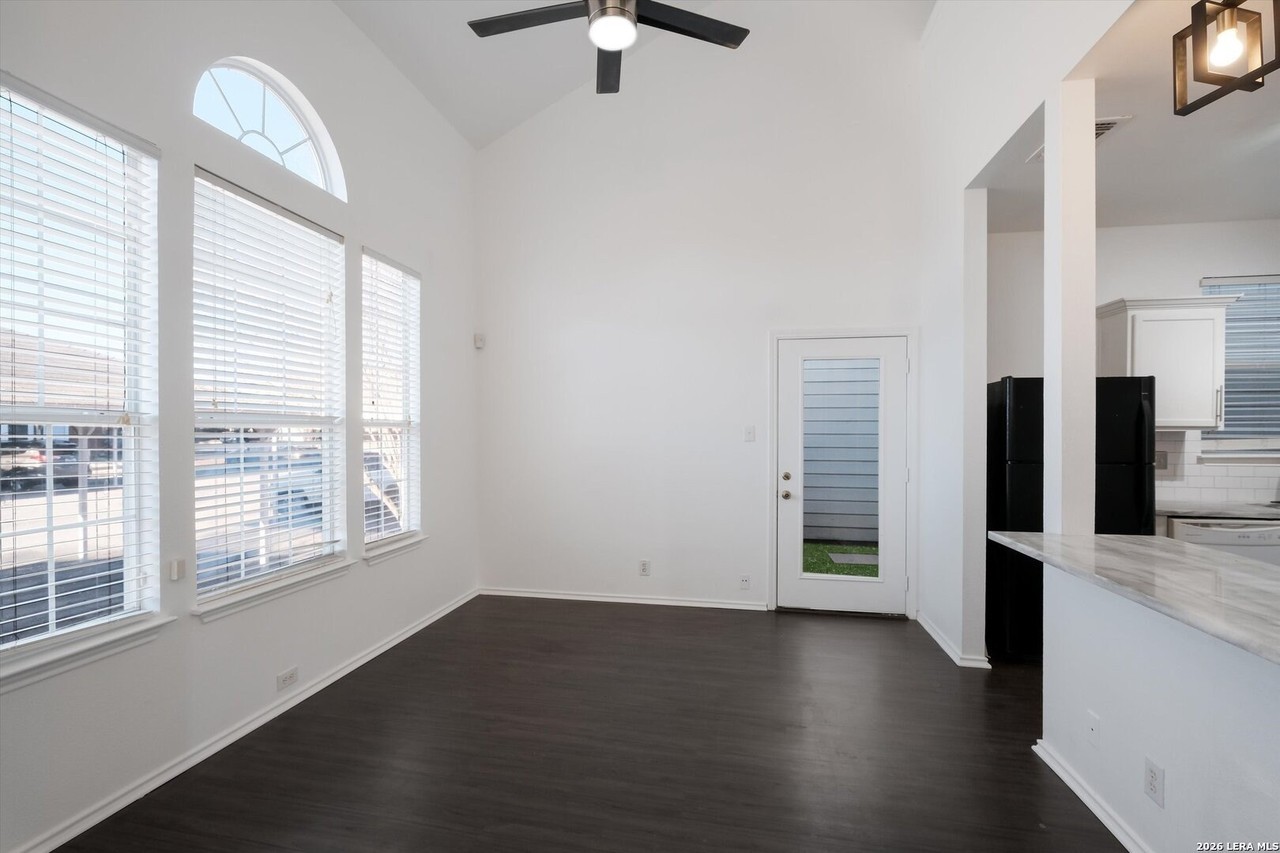 7714 Crown Ledge - Photo 6 of 27