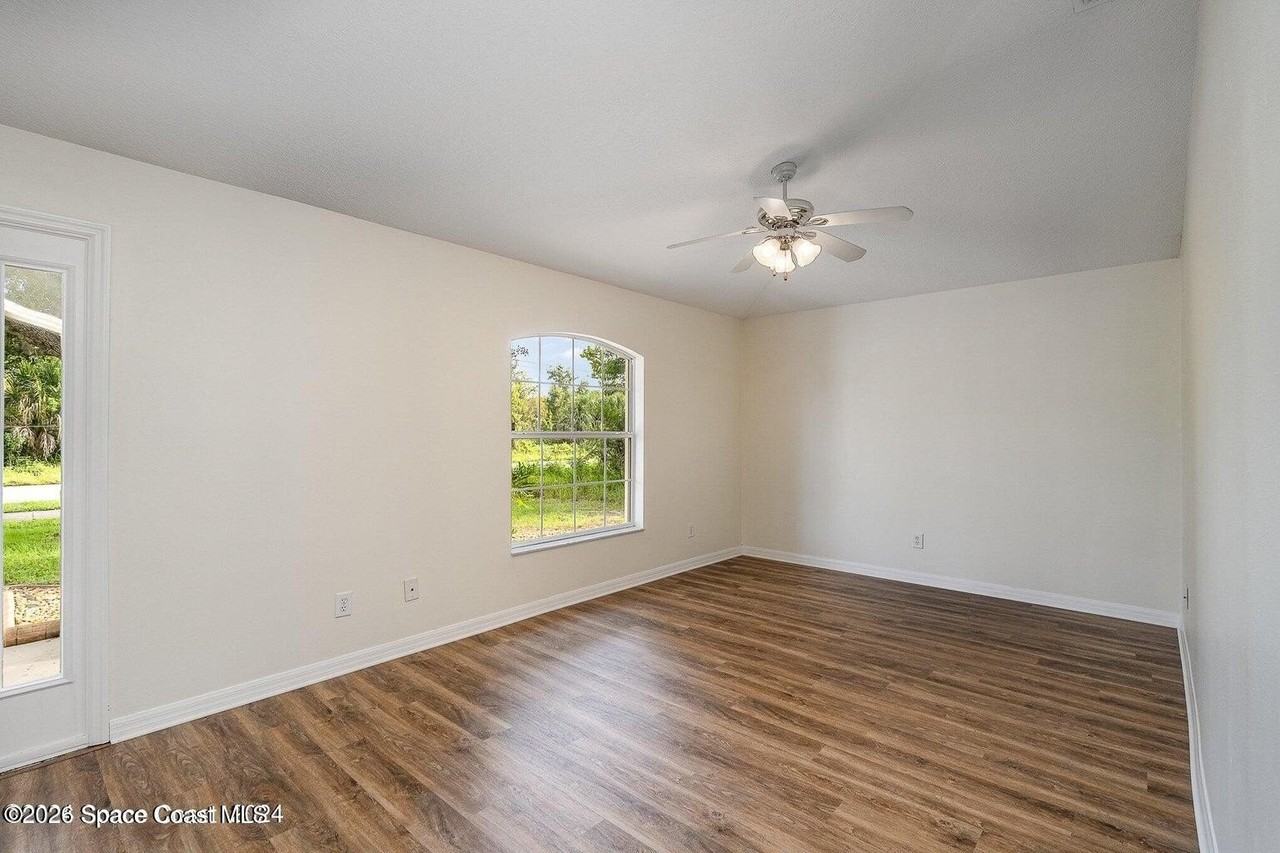 4295 Kings Hwy - Photo 4 of 25