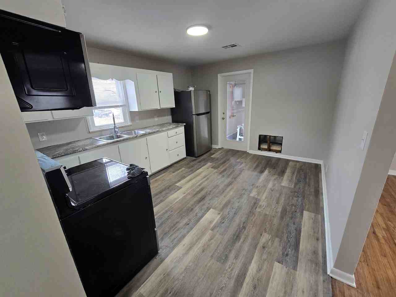 901 N Anna St - Photo 5 of 14