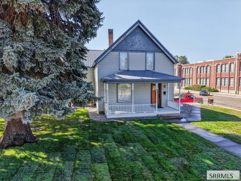 310 Elm St - Photo 3 of 50