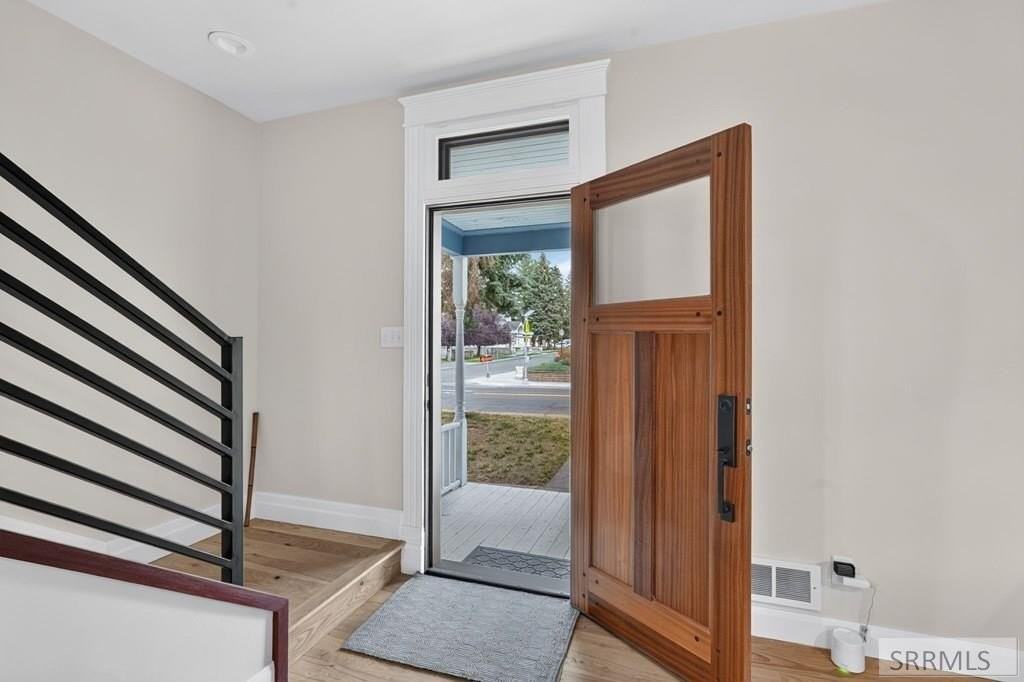 310 Elm St - Photo 6 of 50