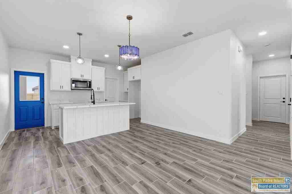 3221 Juan Castillo Ave. - Photo 4 of 12
