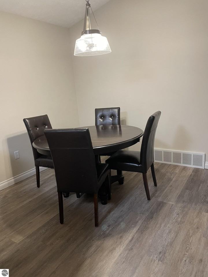 2964 Emerald Bluffs Drive - Photo 3 of 14