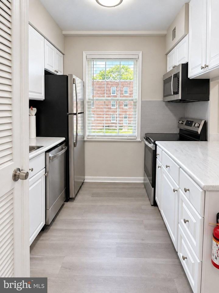 2018 37th St Se #102 - Photo 3 of 22