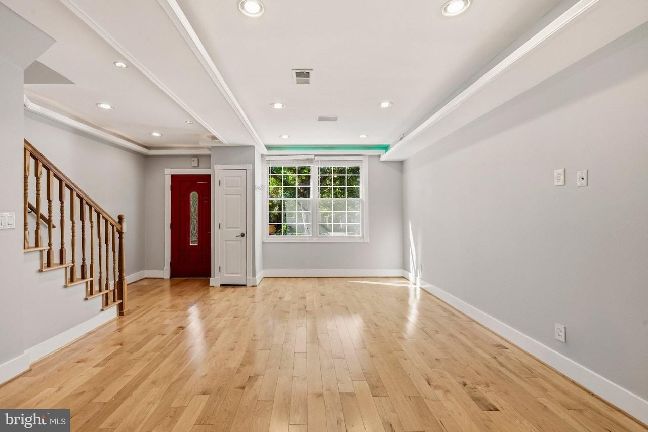 2217 38th St Nw - Photo 2 of 33