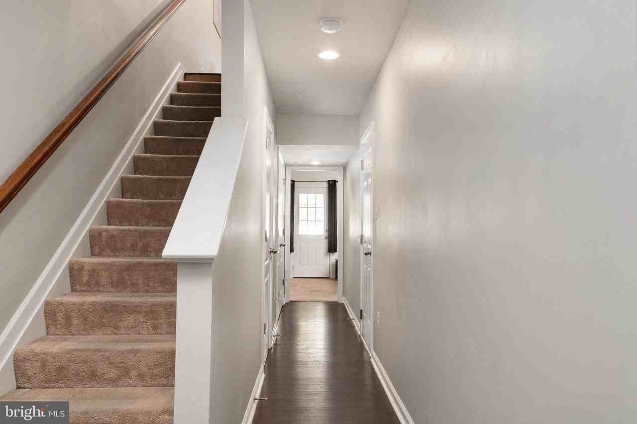 518 Kinglets Roost Ln - Photo 2 of 34