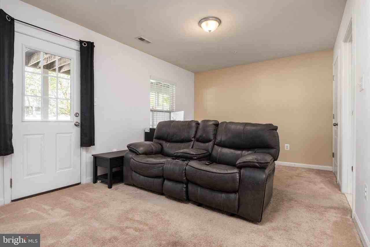 518 Kinglets Roost Ln - Photo 3 of 34