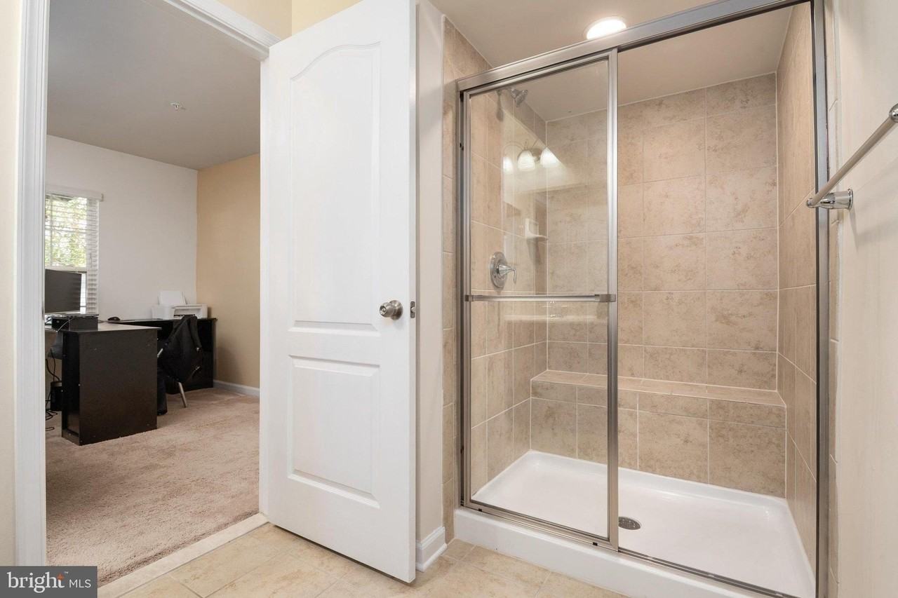 518 Kinglets Roost Ln - Photo 4 of 34