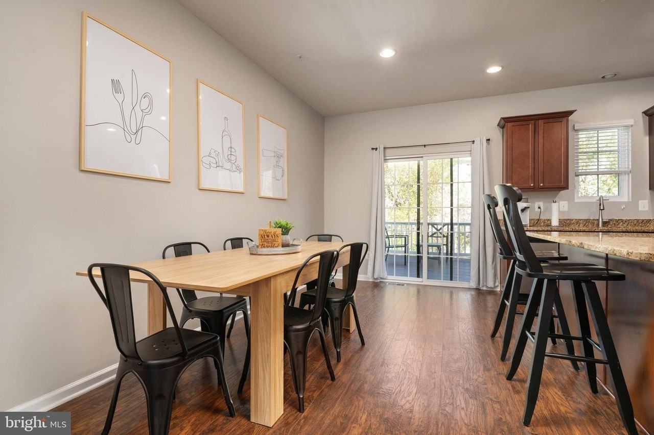 518 Kinglets Roost Ln - Photo 5 of 34