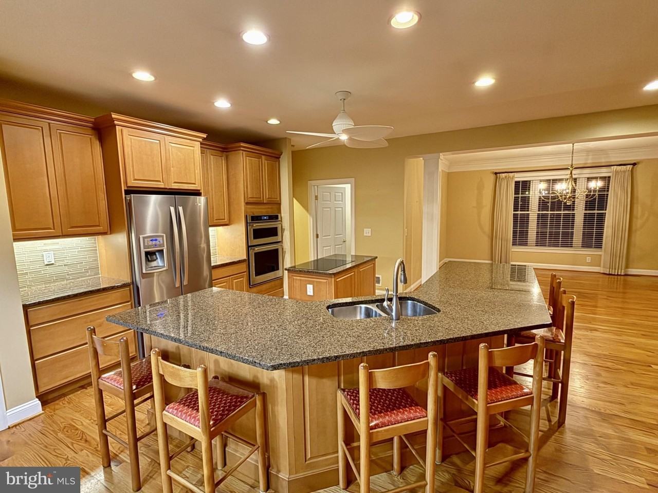 8328 Oakwood Rd - Photo 7 of 39