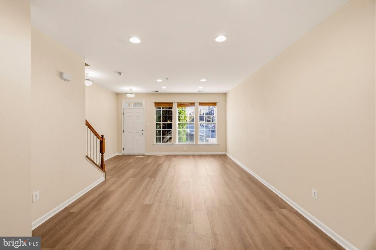 1824 Wheyfield Dr #3A - Photo 4 of 29