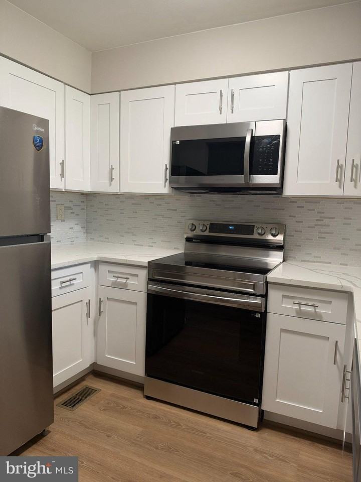 9104 Emersons Reach - Photo 3 of 20
