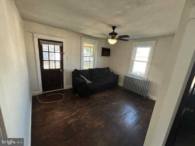 141 W Jefferson St - Photo 4 of 11