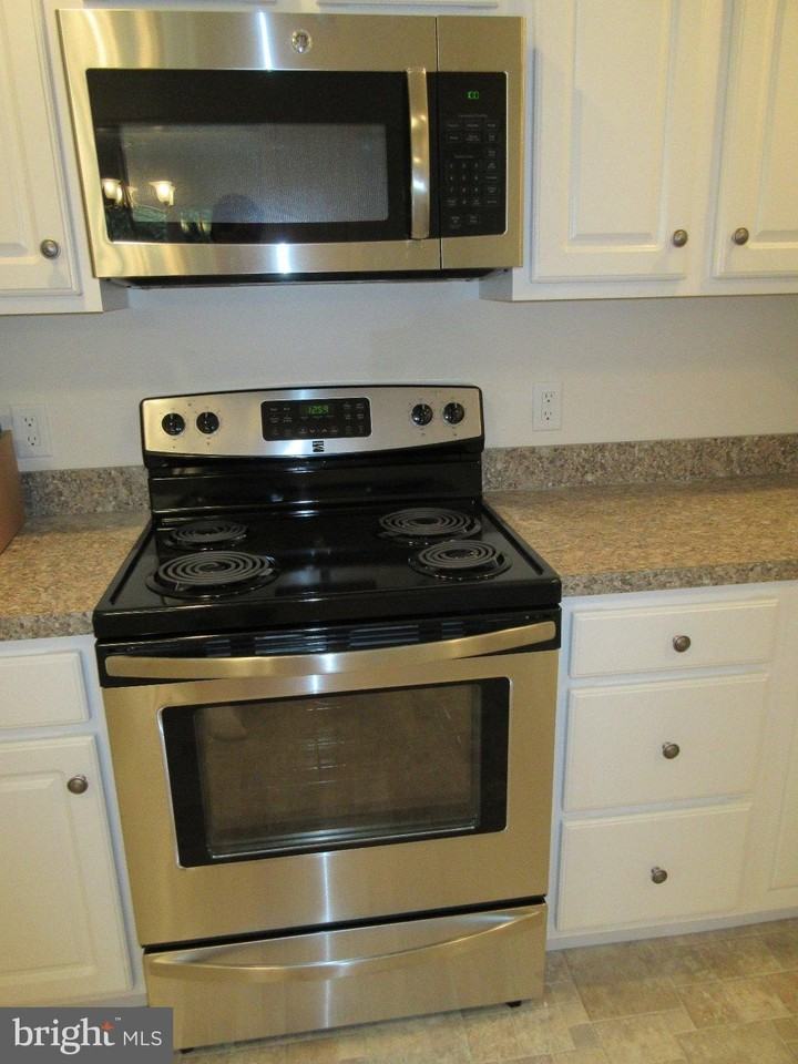 310 Pennridge Ave - Photo 4 of 22