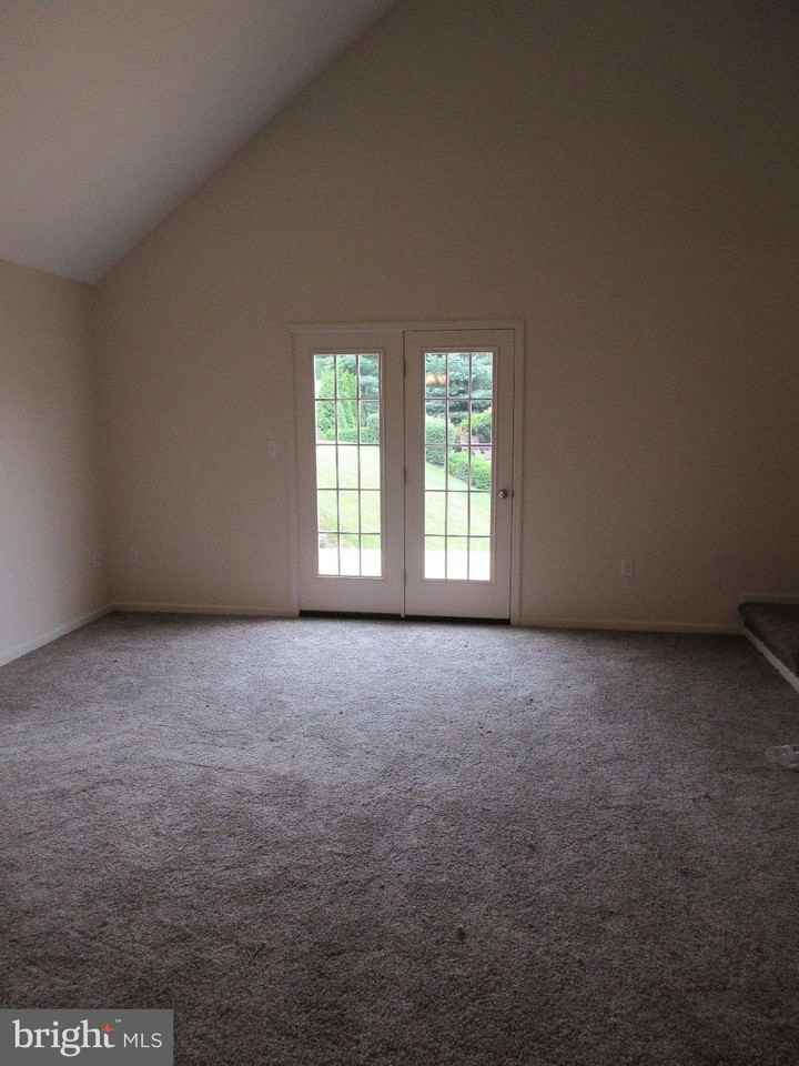310 Pennridge Ave - Photo 7 of 22