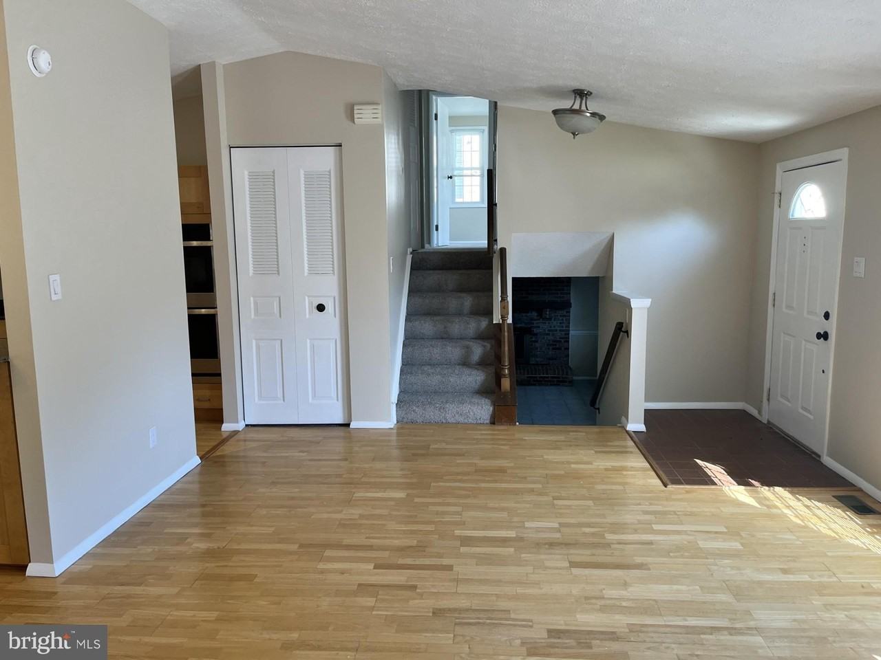 8058 Winding Way Ct - Photo 3 of 18