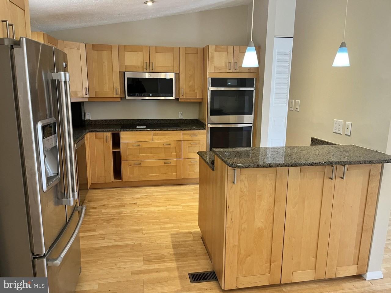 8058 Winding Way Ct - Photo 5 of 18