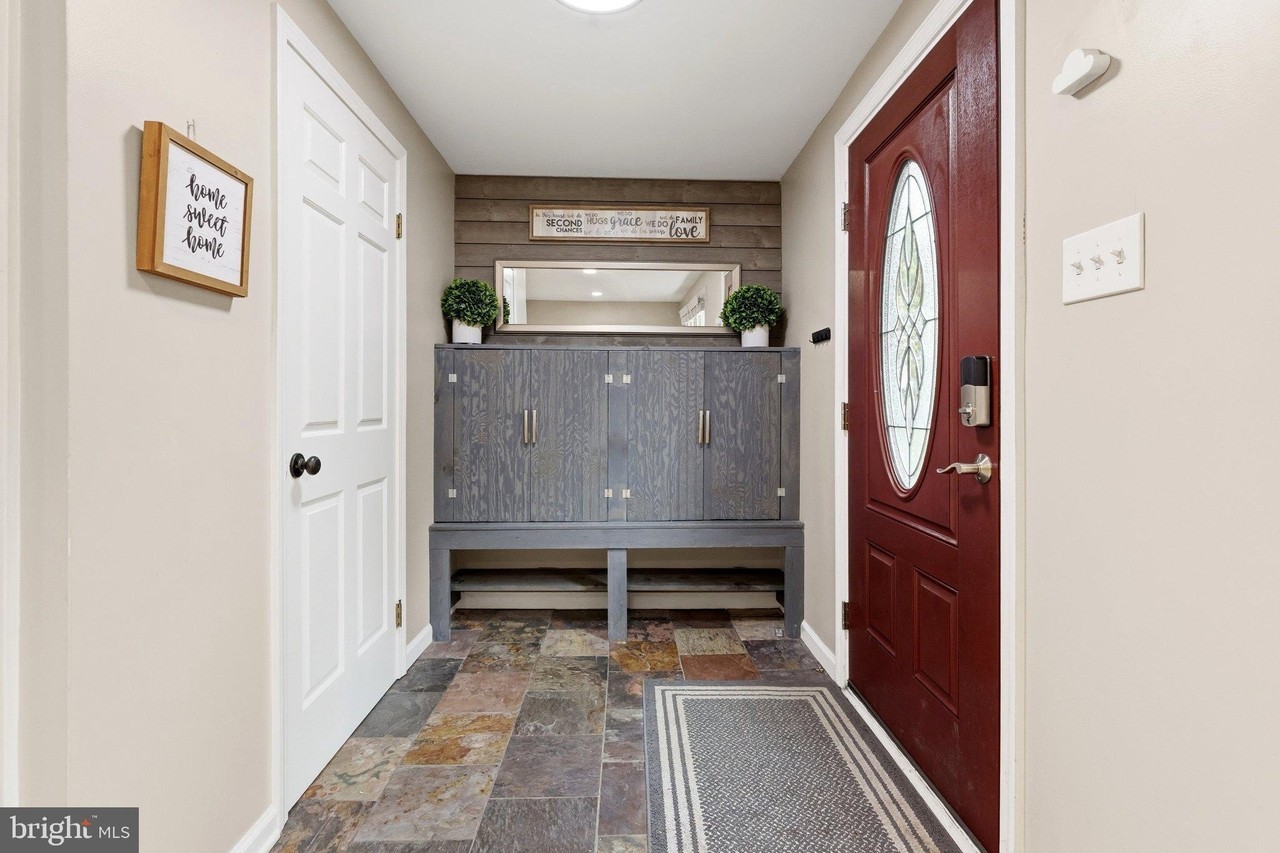 5852 Rock Forest Ct - Photo 6 of 47